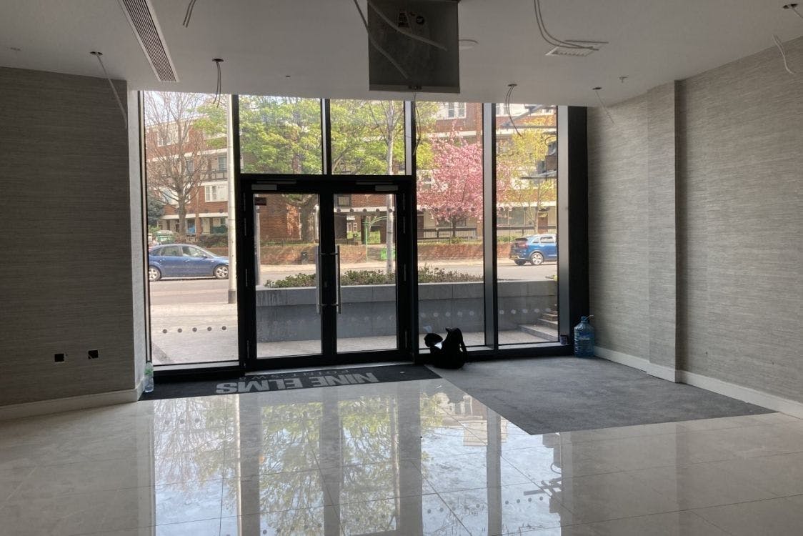 Retail/Shop in London - photo 3