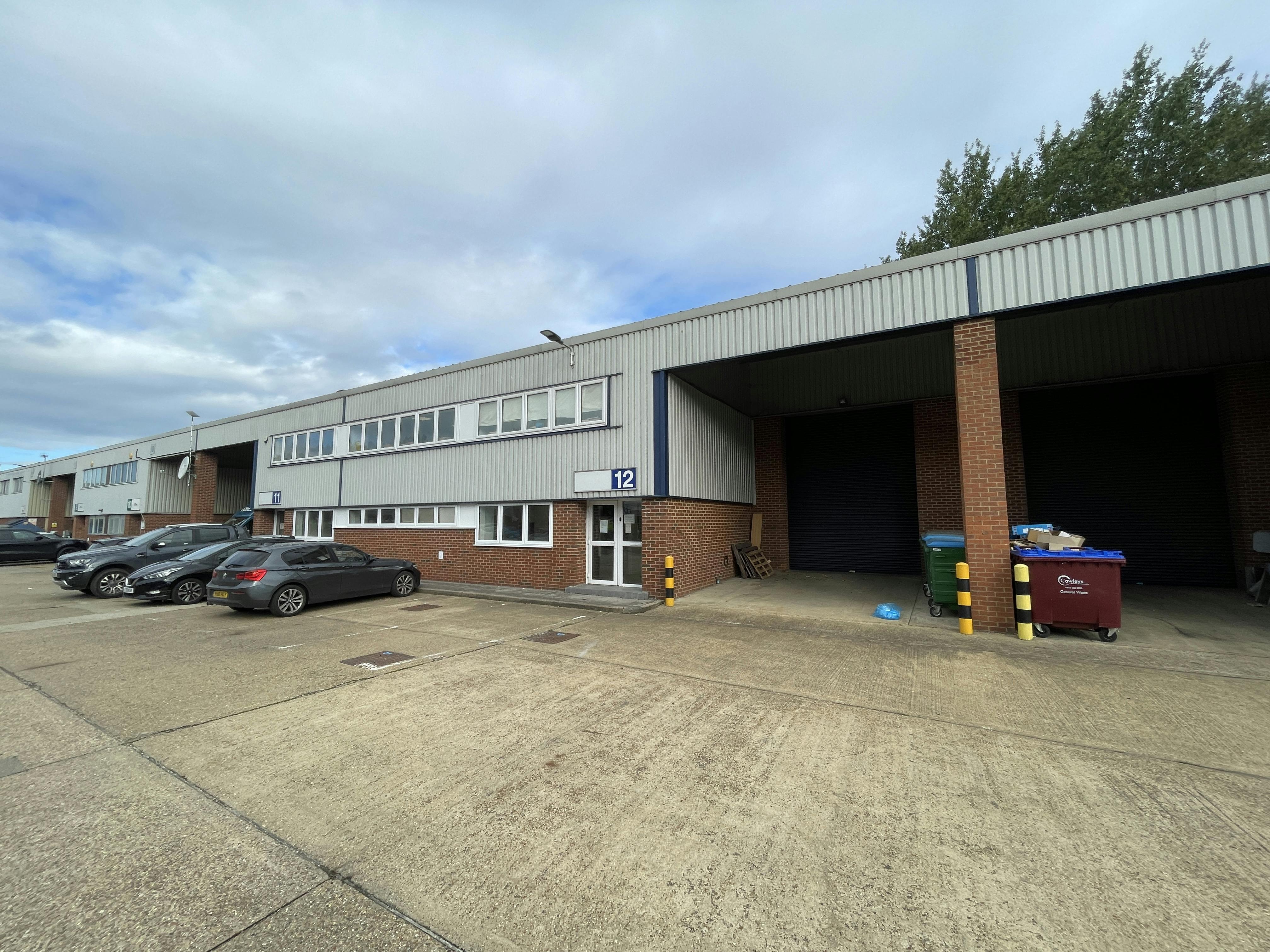 Unit 12, Stocklake Industrial Park, Aylesbury, Industrial To Let - IMG_2598.JPG