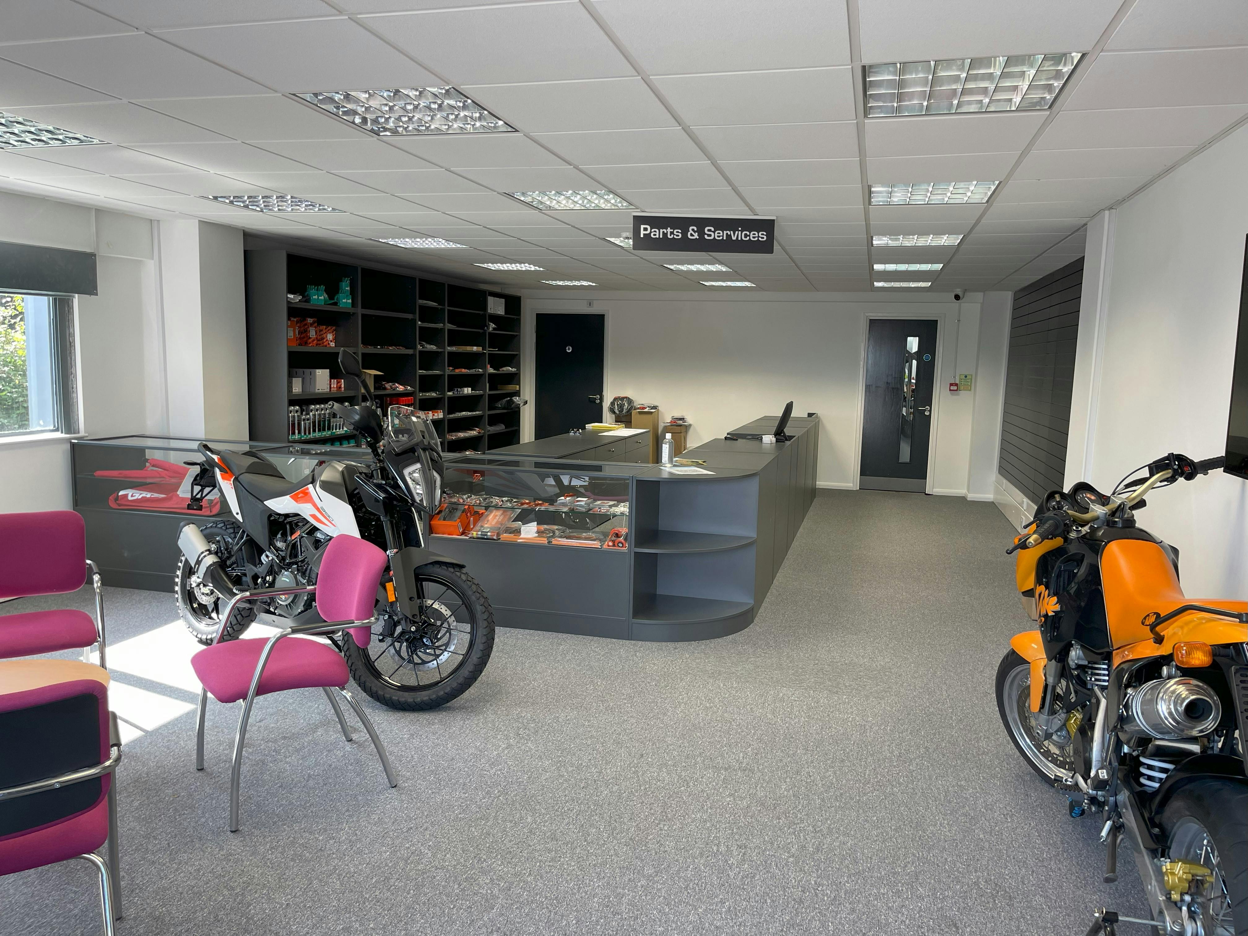 Unit 12c The Western Centre, Bracknell, Industrial To Let - Ground floor office  reception.jpg