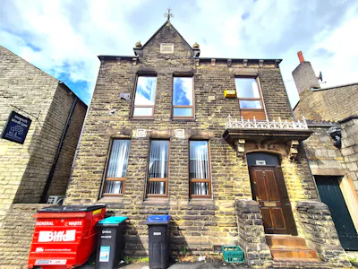 6 Howard Street, Glossop, Office To Let - 20260602_162547.jpg