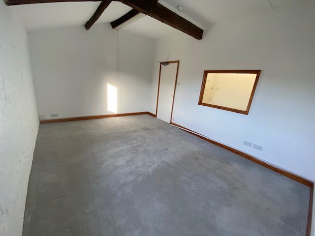 Unit G2, Wagon Yard, Marlborough, Industrial To Let - IMG_0315.jpg