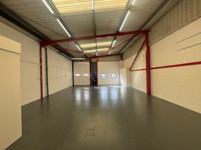 Unit 17, Hawthorn Centre, Harrow, Warehouse To Let - 17 Hawthorn Centre 18.jpg