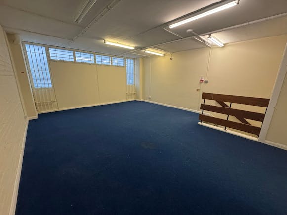 14 The Willows, Wickford, Retail To Let - WhatsApp Image 2024-12-10 at 11.30.01_048cae59.jpg