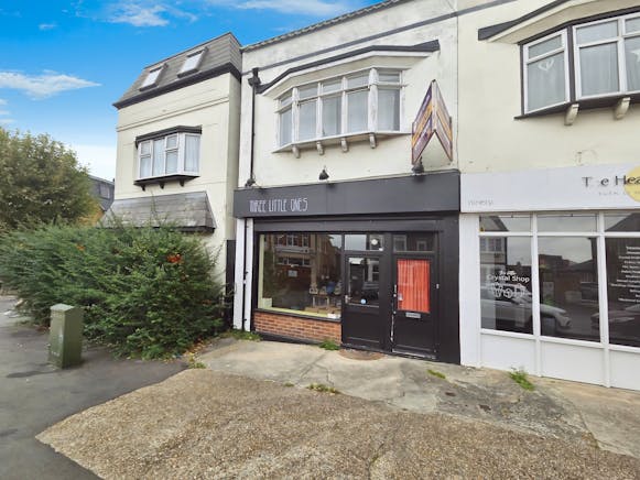 92 Elm Road, Leigh-on-Sea, Retail To Let - 2a1e74e8WhatsApp 20Image 2020250926 20at 20124631_dfc2d249.jpg