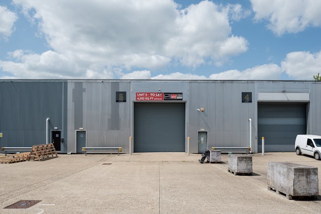 5 Bilton Road, Basingstoke, Industrial / Warehouse To Let - Bilton Rd External  June 2025_08.jpg