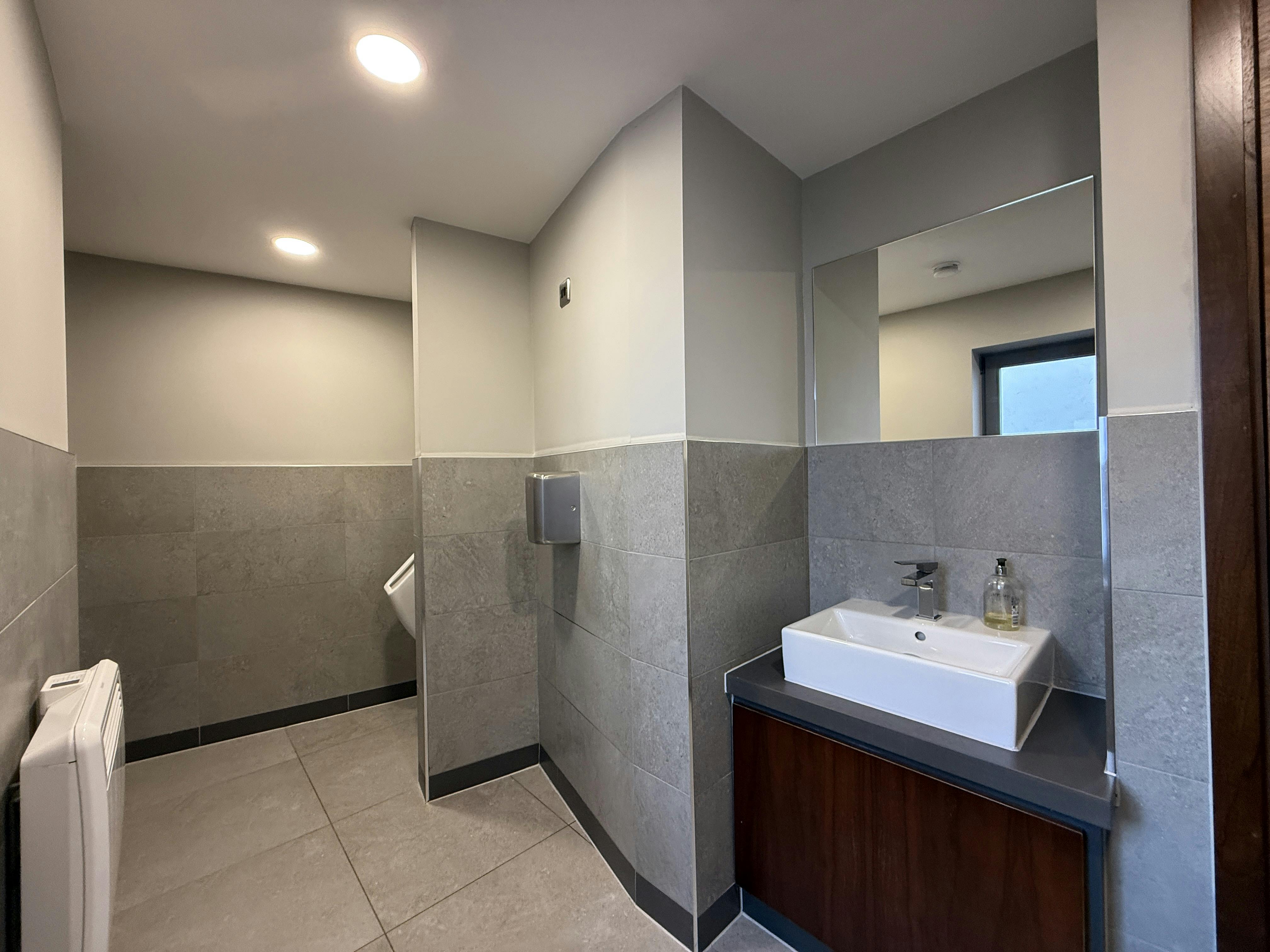 38 North Lane, Leeds, Office To Let - IMG_2173.JPG