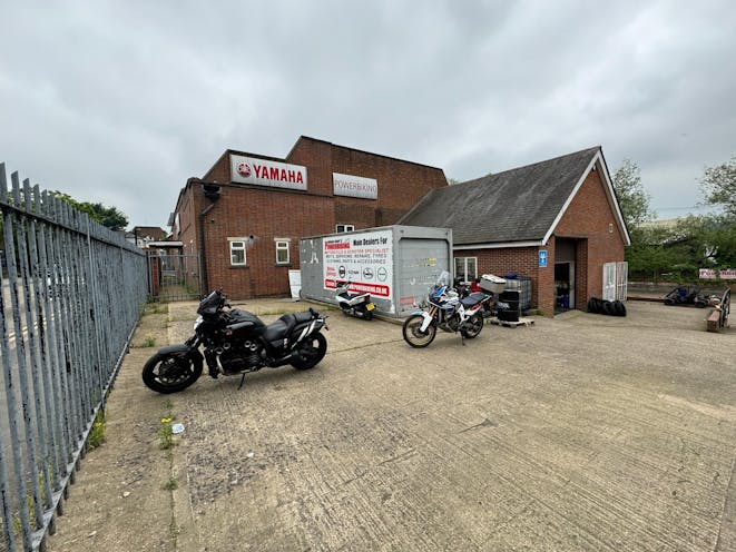 1 Desborough Avenue, High Wycombe, Industrial / Warehouse To Let - Main external photo