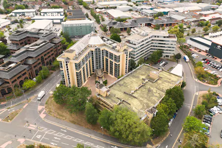 Elstree Tower, Elstree Tower, Borehamwood, Leisure / Office / Retail To Let - p03.jpg
