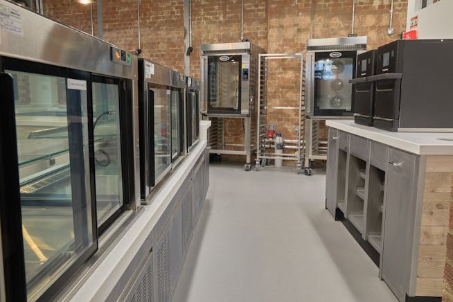 Café - Morton House, 21 Kimpton Road, Luton, Retail To Let - 2E5A2643.jpg