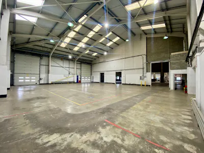 Units 1 - 4, Vector Point, Crawley, Warehouse To Let - IMG_0357.jpeg