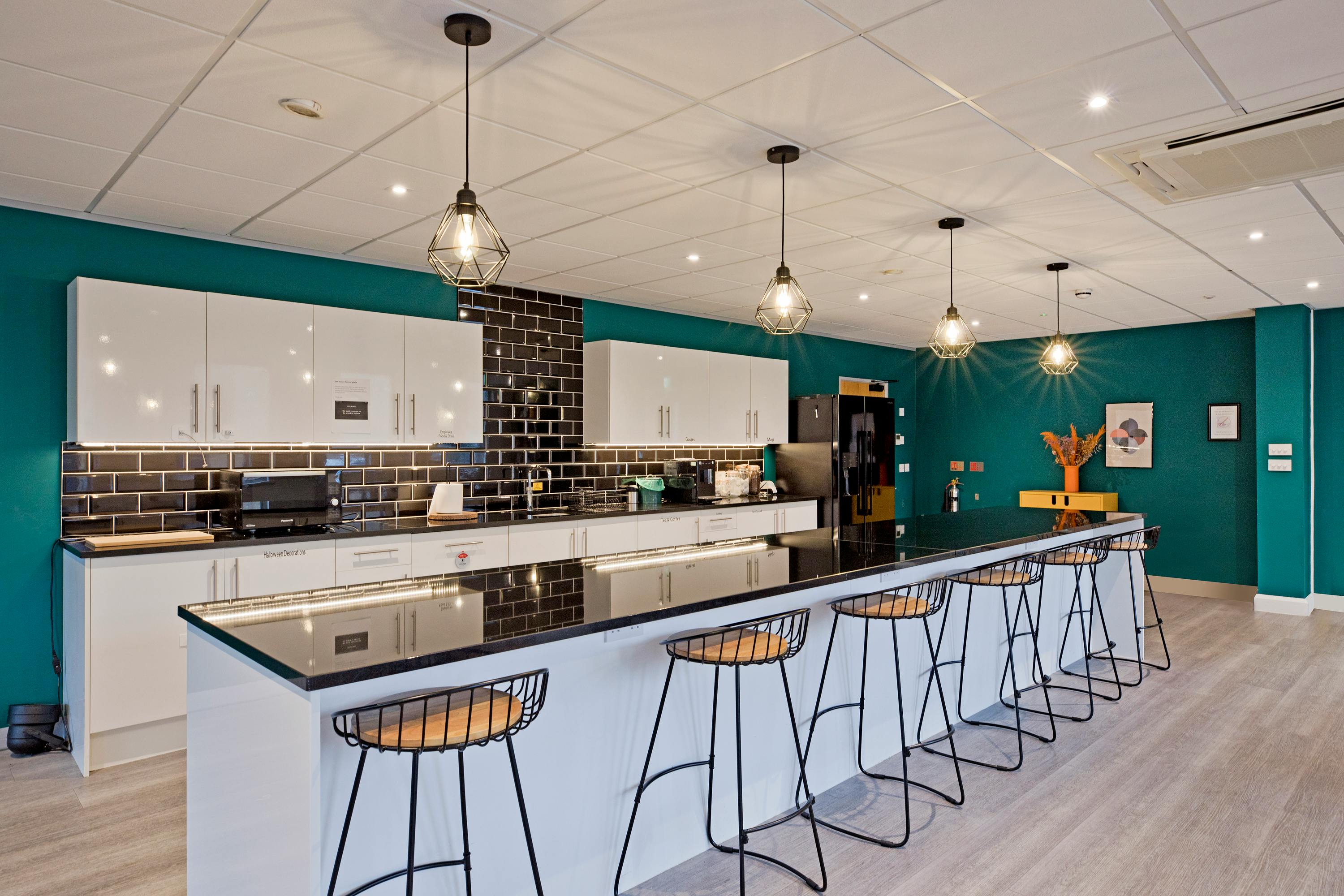 Springwood House, Leeds, Offices To Let - IMG_4040.jpg