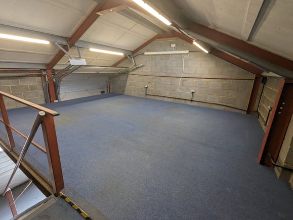 Unit 4B, Addlestone, Industrial / Warehouse To Let - PXL_20240617_164718641.jpg