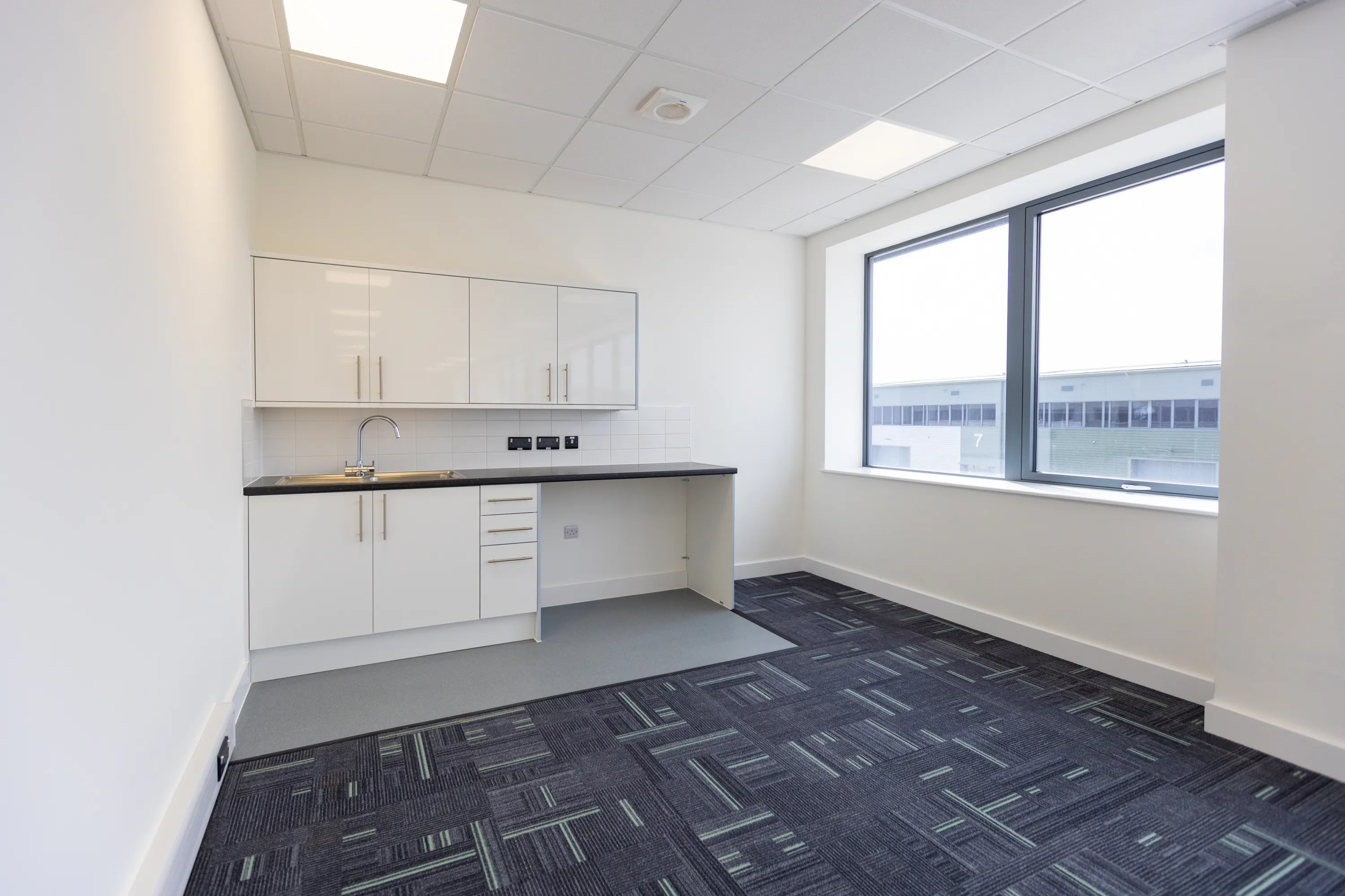 Unit 16 T45, Aire Valley Road, Leeds, West Yorkshire, LS9 0AA