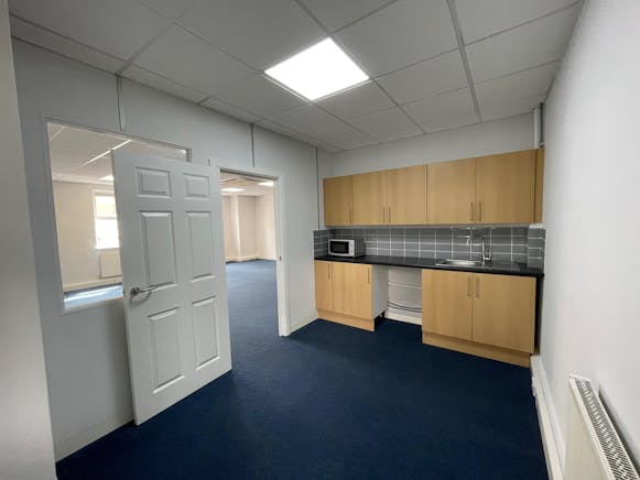 8 Tanners Yard, Bagshot, Offices To Let - unnamed 12.jpg