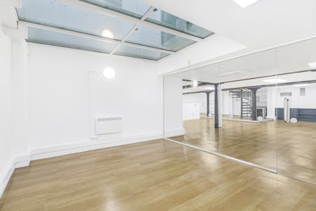 Basement and Ground Floors 5 Maidstone Buildings Mews, London, Office To Let / For Sale - 145_23885.JPG