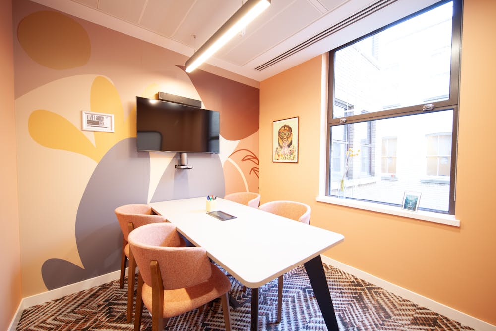 24-28 Bloomsbury Way (Office 03.04) - 4 person meeting room.jpg