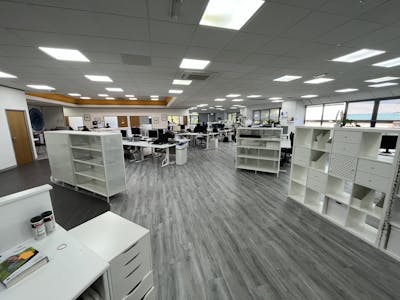 Unit 1, Altrincham, Office Lease Assignment - IMG_0111.jpg
