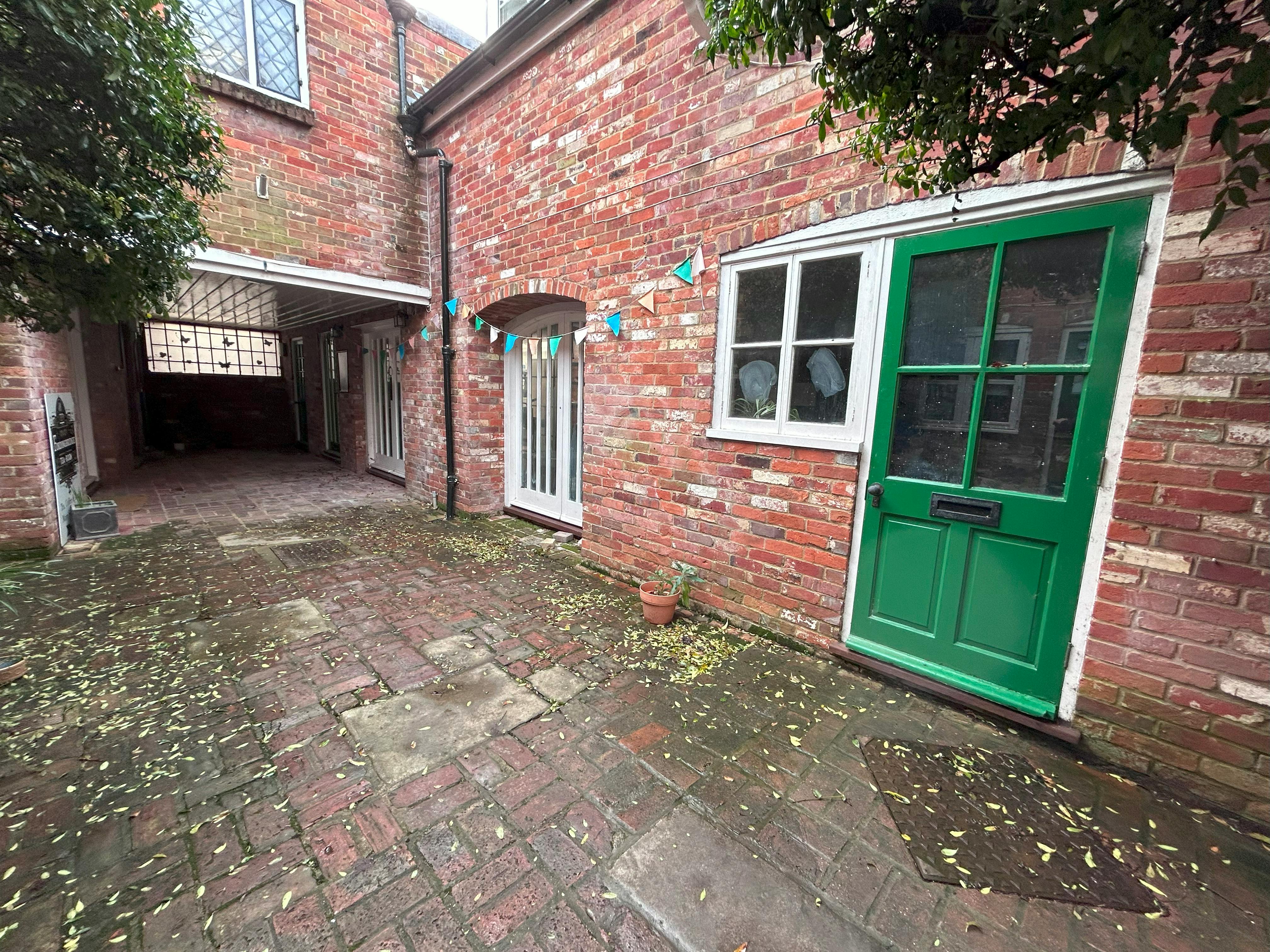 Retail/Shop in Fordingbridge - photo 2