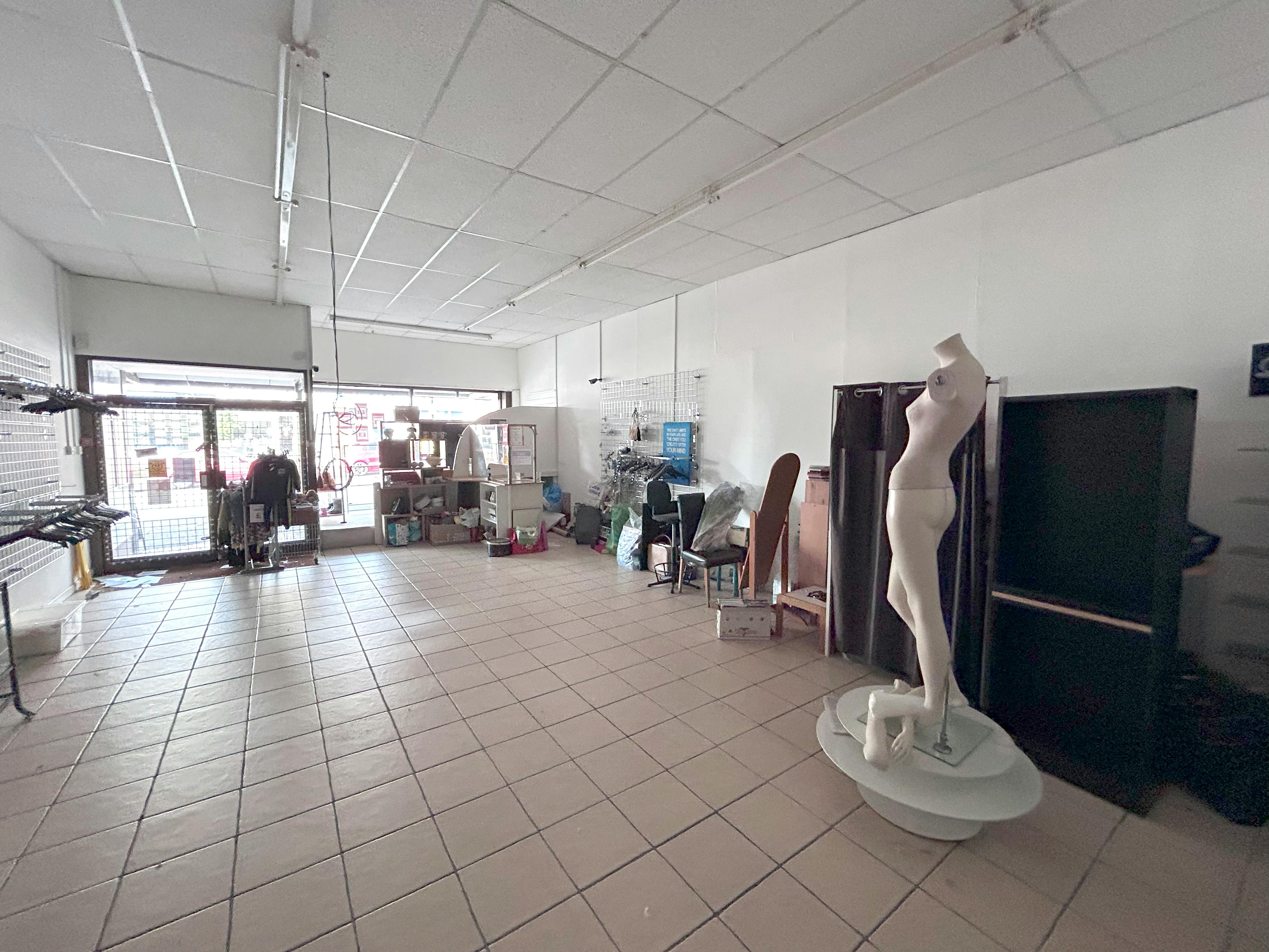 Retail/Shop in Bournemouth - photo 3