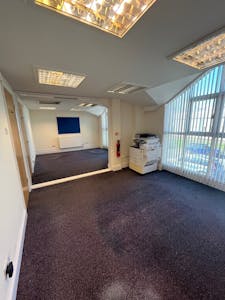 4 Victoria Court, Wickford, Industrial / Office To Let - 2.jpg