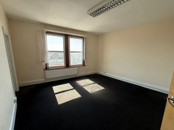 37 Hamlet Court Road, Westcliff-on-Sea, Office To Let - WhatsApp Image 2026-06-19 at 10.15.59 (3).jpeg