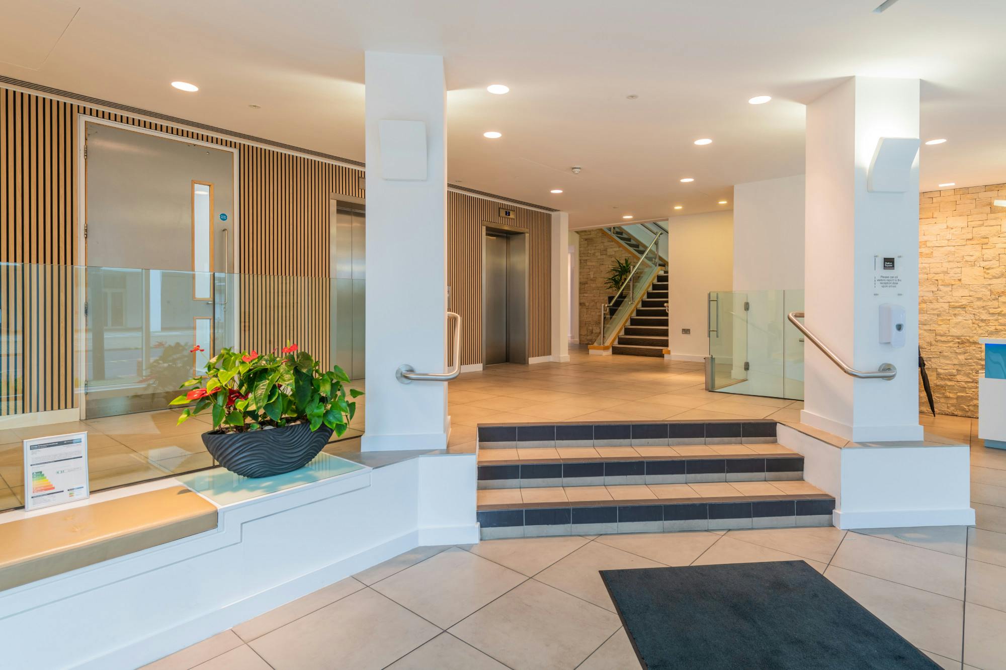 Station Square, 1 Gloucester Street, Swindon, Offices To Let - Station Square  Reception3.jpg