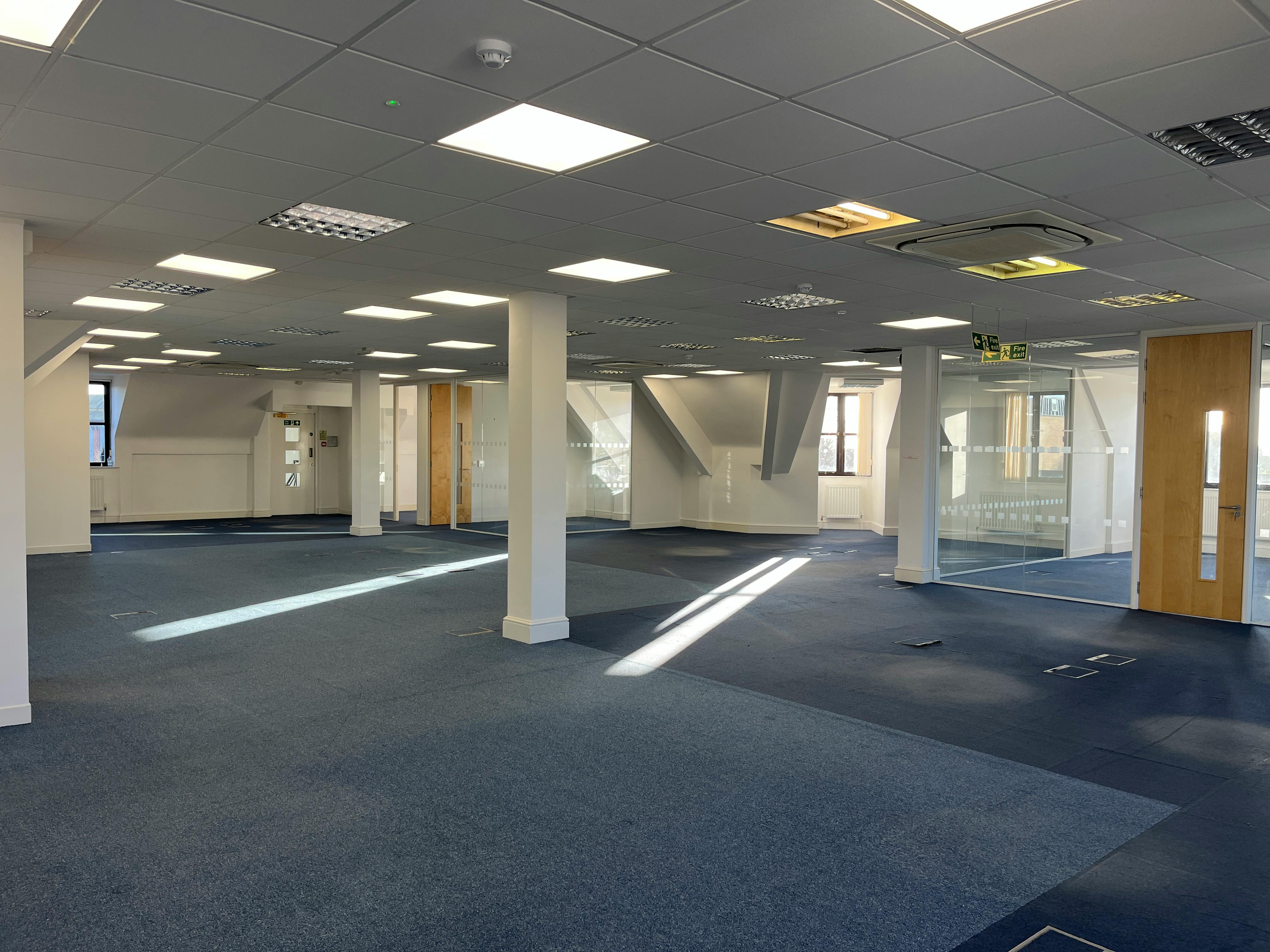 5 Chalfont Court, Amersham, Offices To Let - IMG_8529.JPG