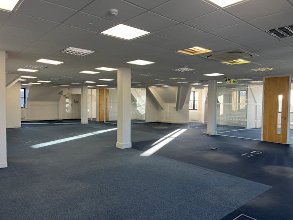 5 Chalfont Court, Amersham, Offices To Let - IMG_8529.JPG