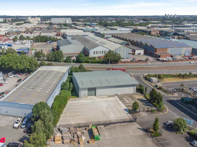 Unit 16, Central Trading Estate, Mosley Road, Trafford Park, Industrial To Let - 8698361-exterior23-800.jpg