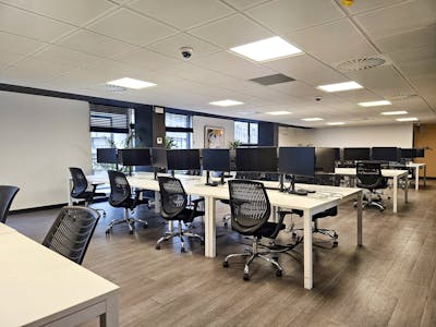 120 Aldersgate Street, Priory Fields House, London, Office To Let - 20241107_093610.jpg