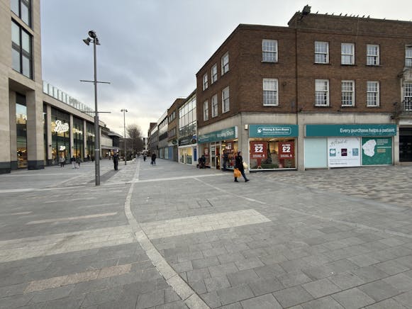 2 Commercial Way, Woking, Retail To Let - IMG_5512.JPEG