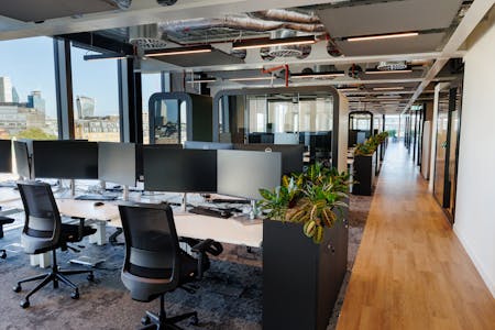 JJ Mack Building, 33 Charterhouse Square, London, Office Lease Assignment - Desks 1.jpg