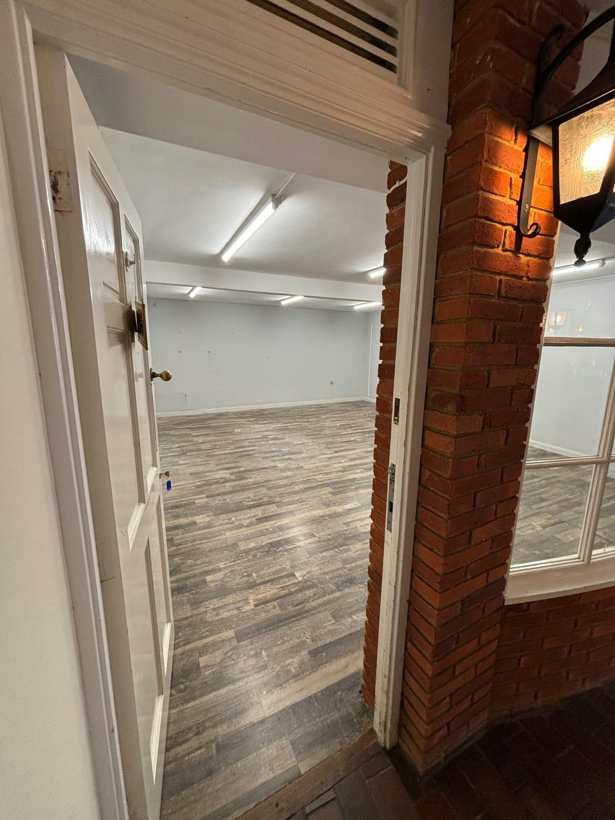 Unit C, Fountains Mall, Odiham, Retail To Let - WhatsApp Image 20250919 at 105621 3.jpeg