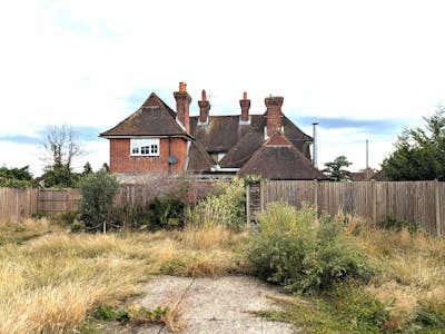 The Royal Oak, Guildford, Pub / Retail To Let / For Sale - 1000029830.jpg