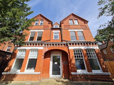 11 Waldegrave Park, Twickenham, D1 (Non Residential Institutions) To Let - 20240412_111142.jpg