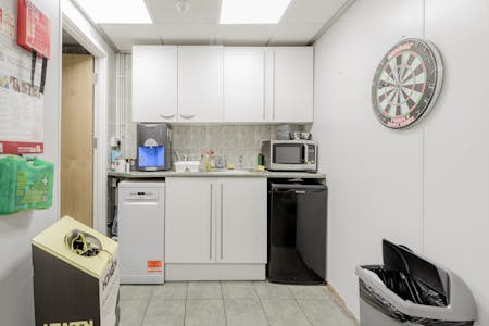 52 Wimbledon Hill Road, London, High Street Retail For Sale - gf52 wimbledon hill rd4556.jpg