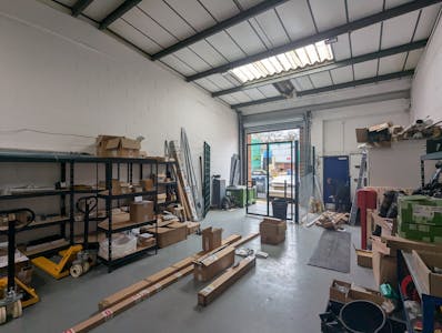 Unit 30, Watford, Warehouse To Let - PXL_20260317_100633943.jpg