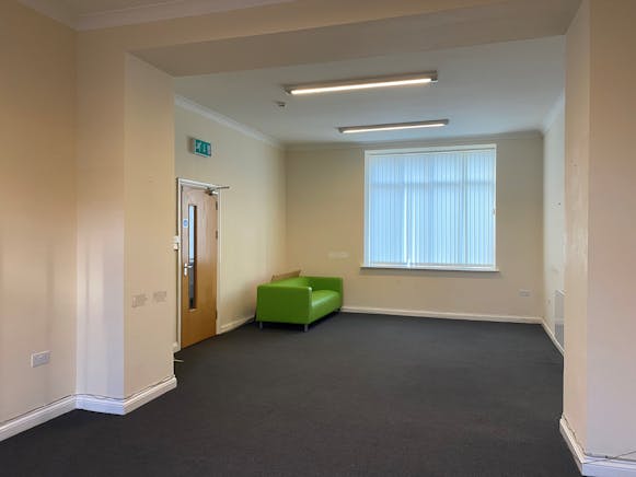 1 Charlesville Place, Neath, Investment For Sale - inside1.jpg