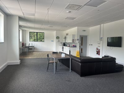 Unit C, BUILDING 4000, Westcott Venture Park, Aylesbury, Industrial To Let - IMG_3493.JPG