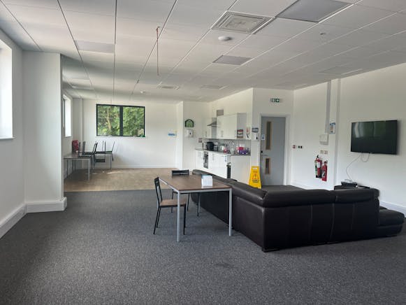 Unit C, BUILDING 4000, Westcott Venture Park, Aylesbury, Industrial To Let - IMG_3493.JPG