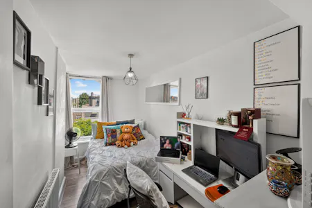 246-248 Walworth Road, London, Retail For Sale - BEDROOM5.jpg