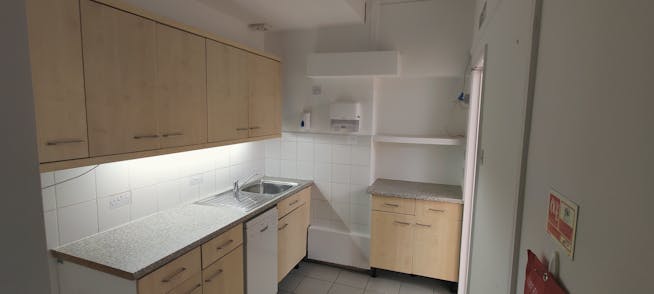 Unit 13, Gateway Trading Estate, White City, Industrial / Warehouse To Let - IMG_20260120_102224.jpg