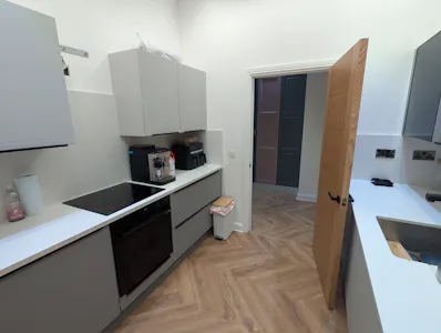 Unit 5, Watford, Office To Let - PXL_20260617_122936517.jpg