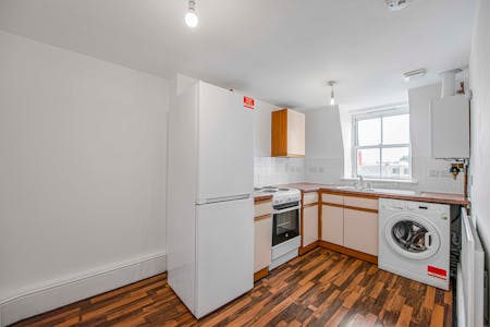 Frobisher Street, London, Residential Flat To Let - Kitchen