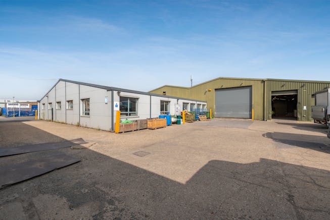 4 Lupton Road, Thame, Industrial / Investment To Let - 4LuptonRoad9.jpg