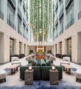 1 Knightsbridge, London, Office To Let - Lounge