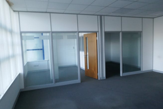1 Astra Centre, Harlow, Offices To Let - P1060497.JPG