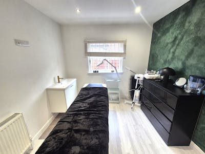 10 Buxton Road, Stockport, Retail To Let - 20251103_095949.jpg