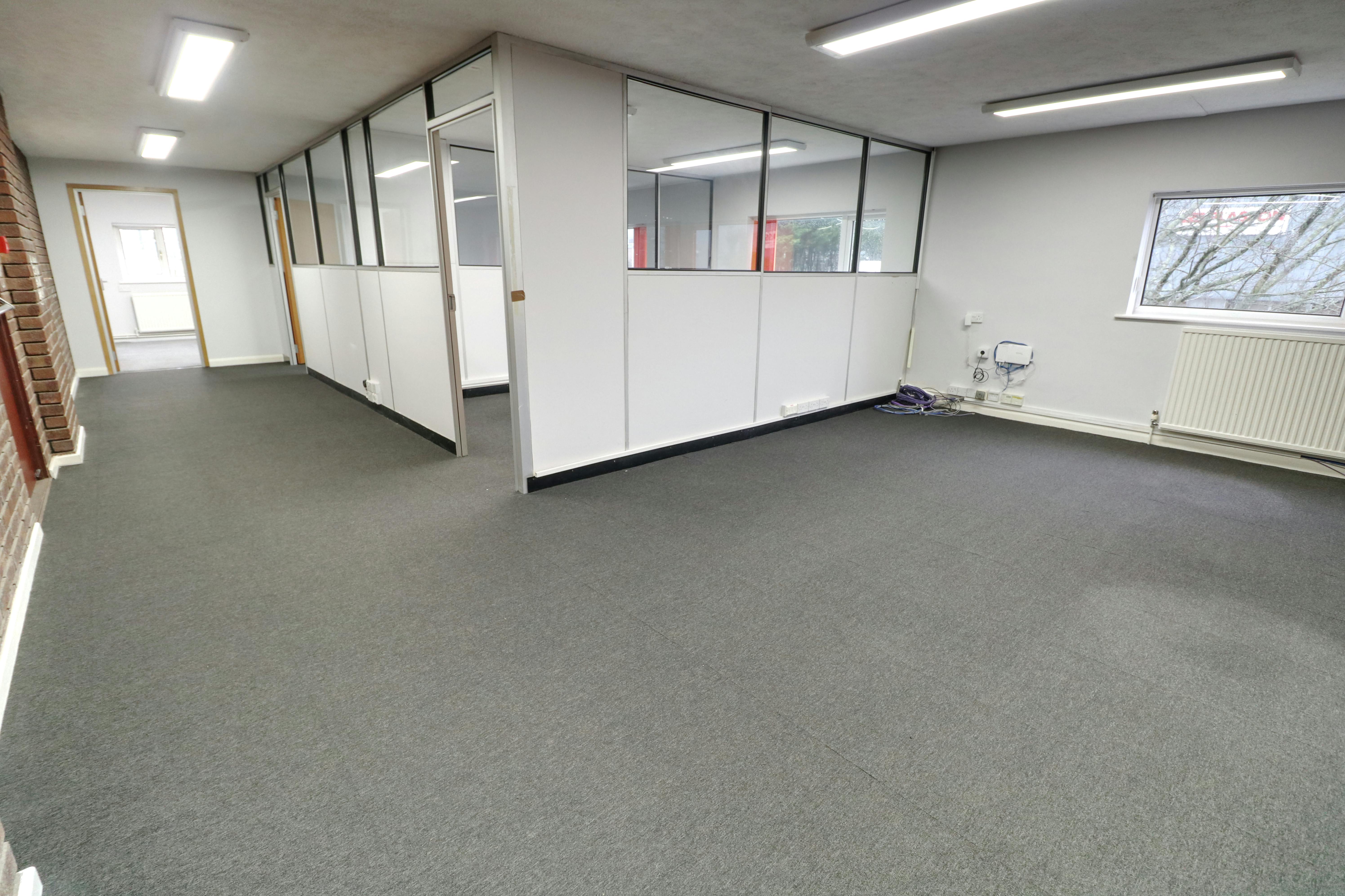 18 Albert Drive, Burgess Hill, Office To Let - Internal 3.jpg