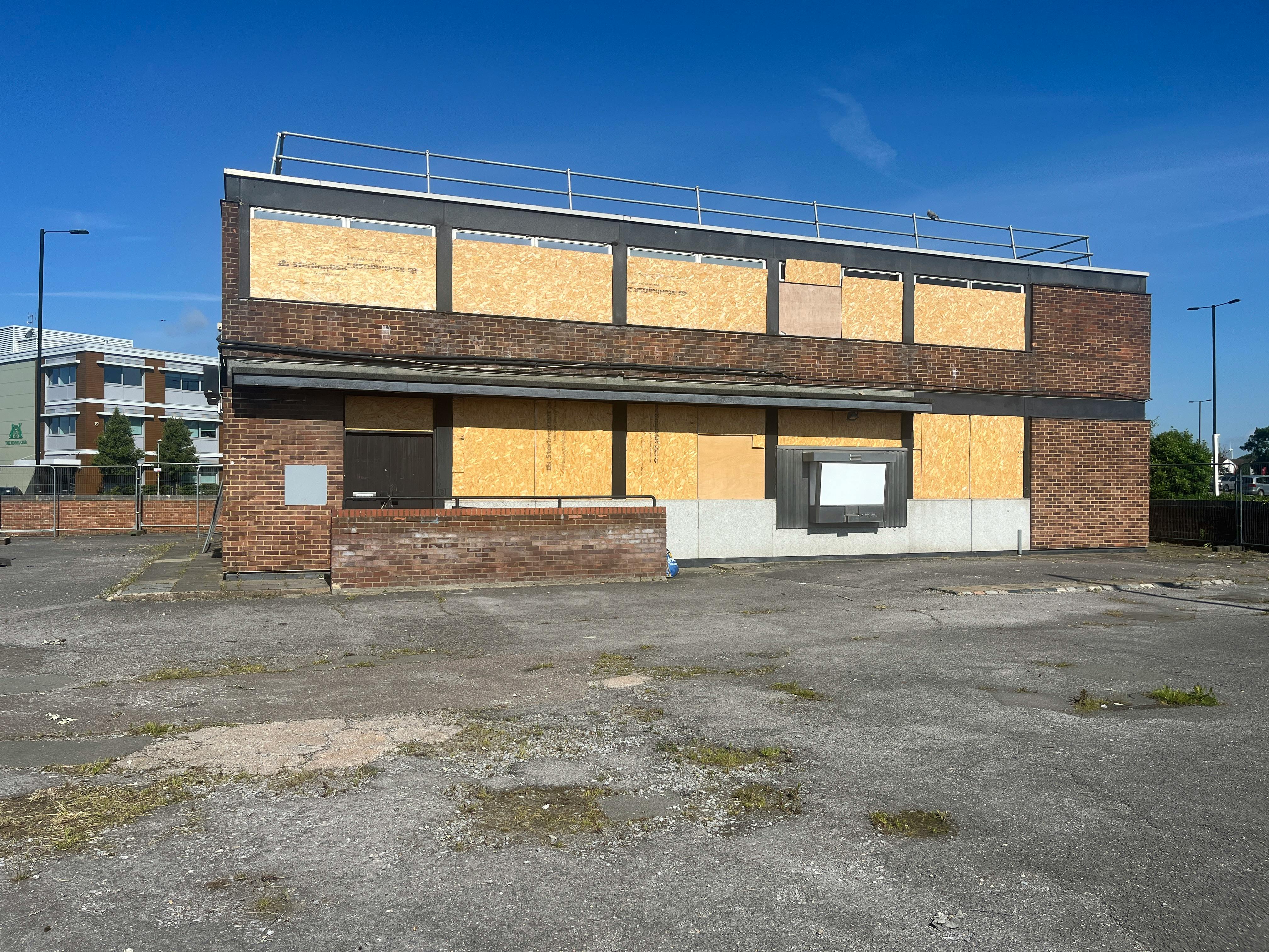 Former Lloyds Bank, 2 Gatehouse Road, Aylesbury For Sale - IMG_2935.JPG